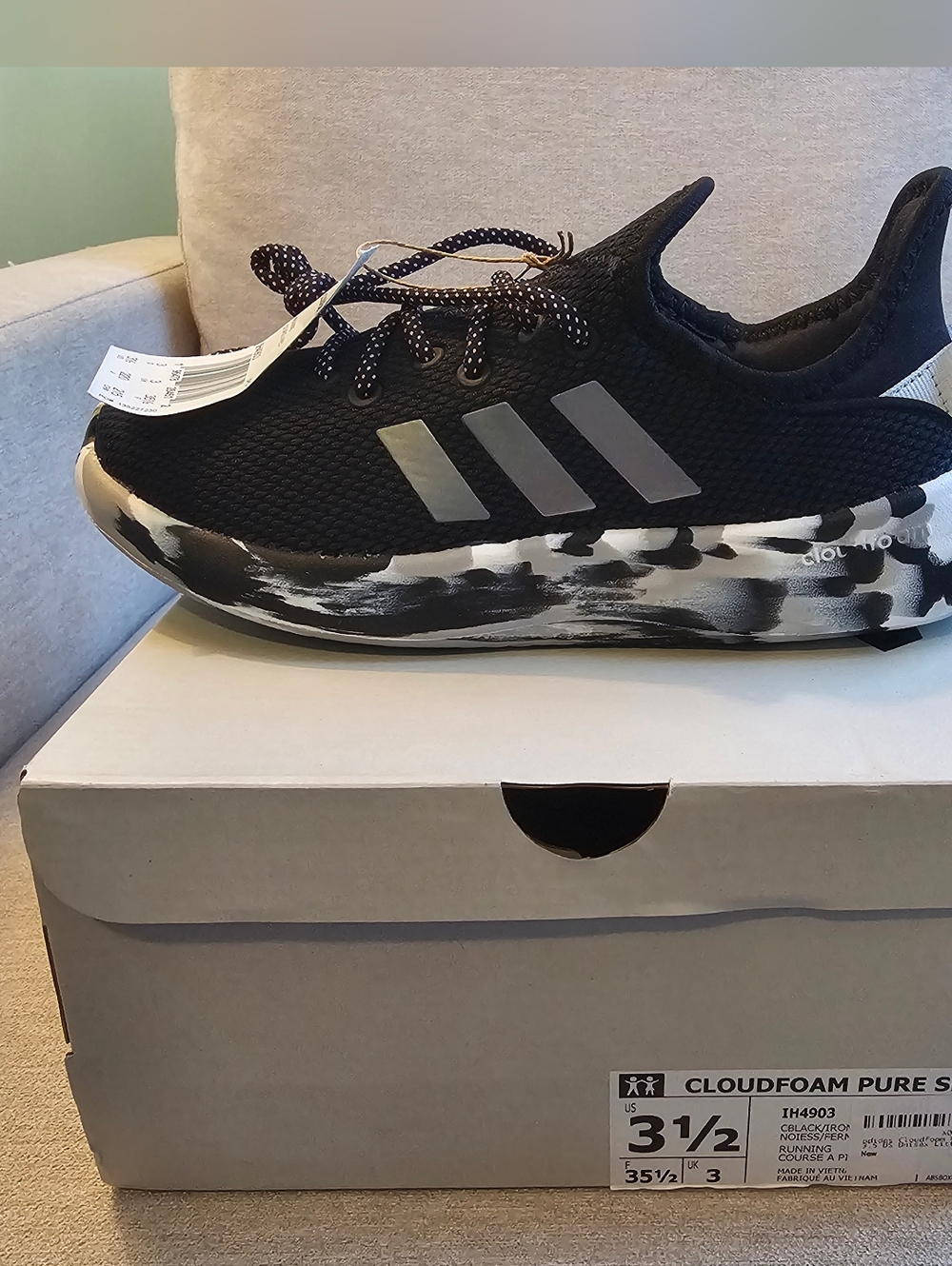NWT Adidas Kids Cloadfoam Pure SPW- Size 3.5